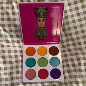 Vibrant 9-Color Eyeshadow Palette – Bright Pink Packaging